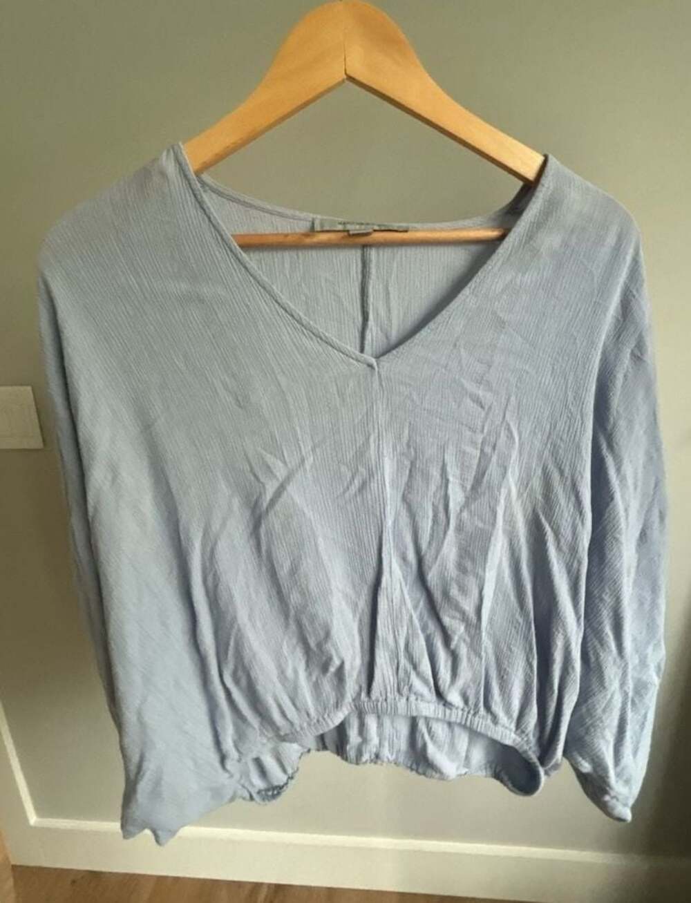 Marc New York Andrew Marc Lavender Long Sleeve V-Neck Blouse with Elastic Hem